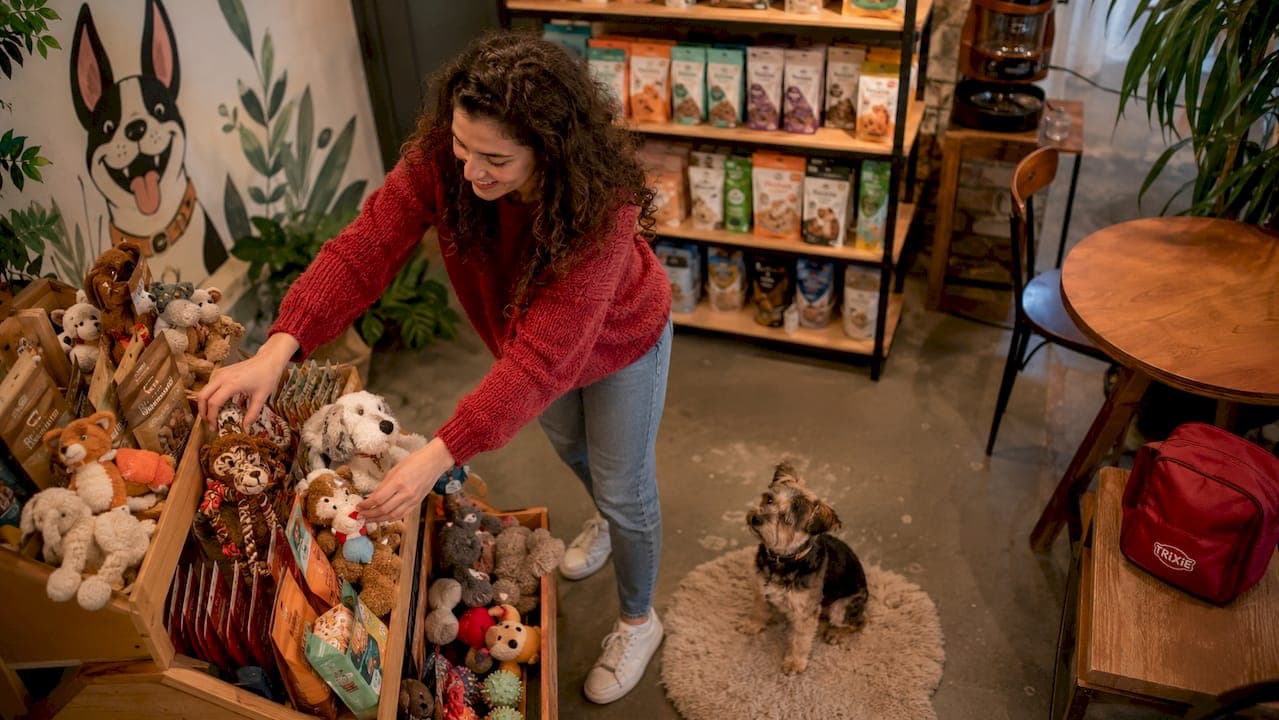Merchandising en tiendas de mascotas: guía 2026
